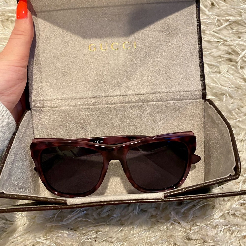 Worn twice Gucci sunglasses